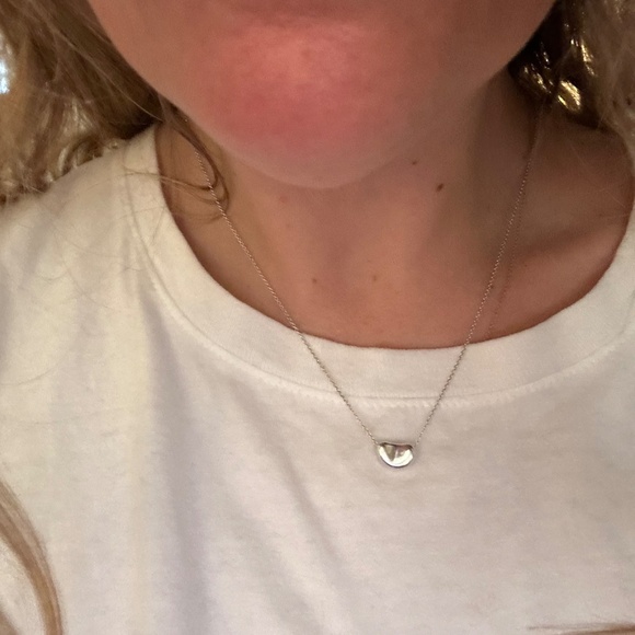 Tiffany & Co. Elsa Peretti Small Bean Necklace - Picture 4 of 9